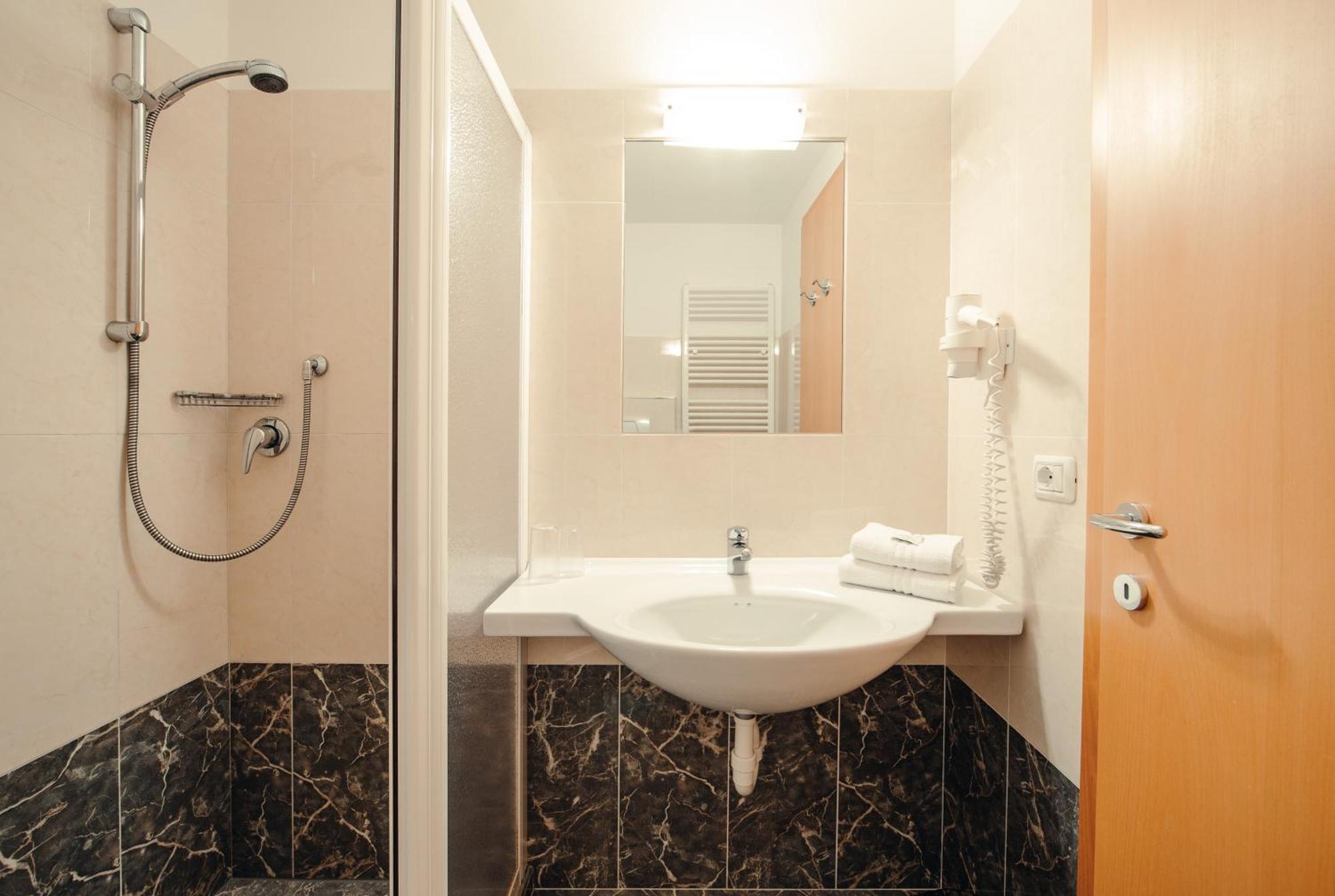 Hotel Ludwigshof & Luvina Trodena Pokoj fotografie